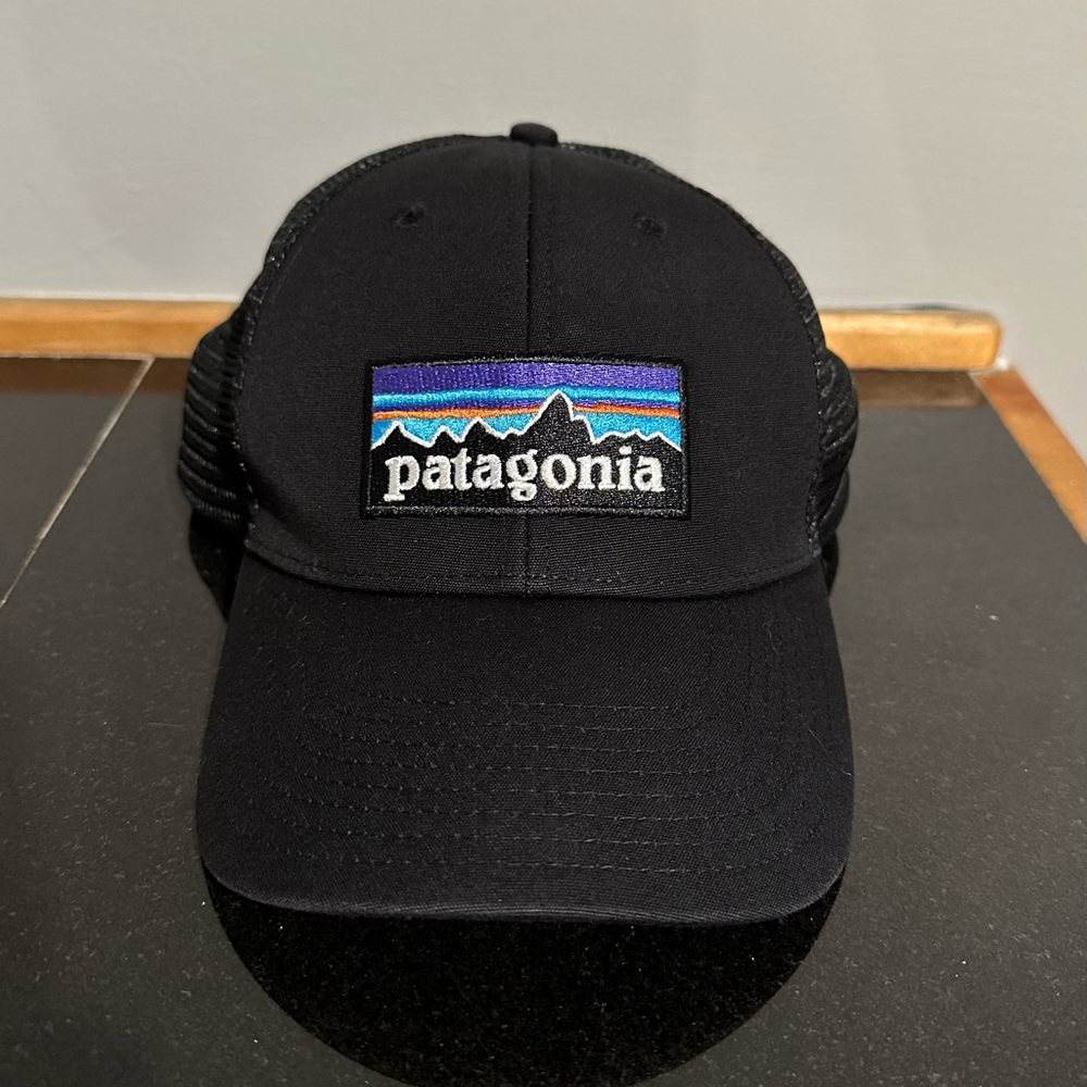Patagonia Black Trucker Hat- Very Lightly Used & Just Washed